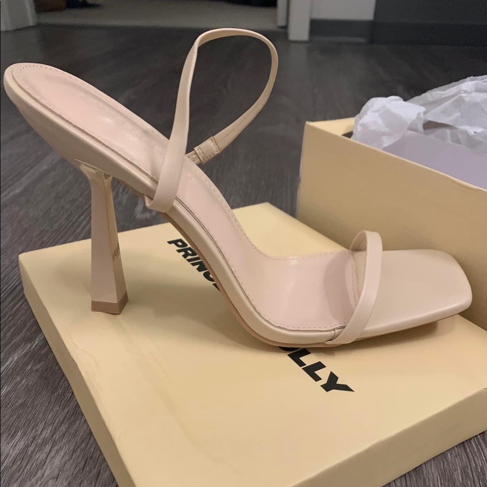 Tan, size 9